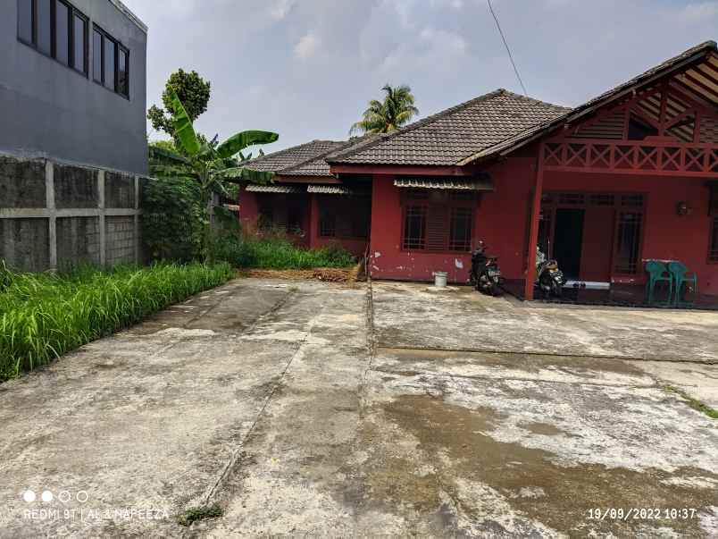 jual rumah strategis bonus 5 toko di cibinong