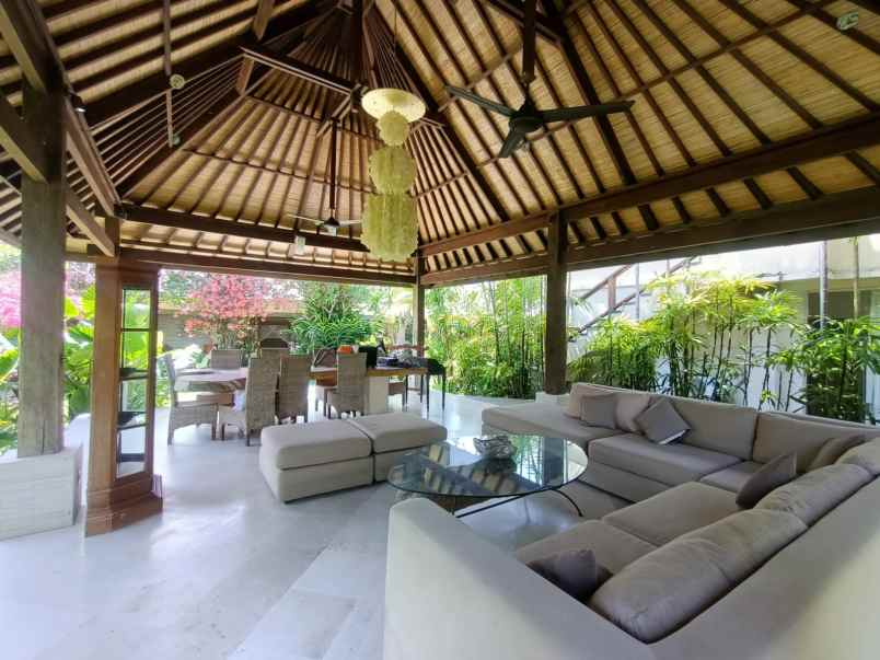 jual villa cantik di kawasan sanur dekat pantai