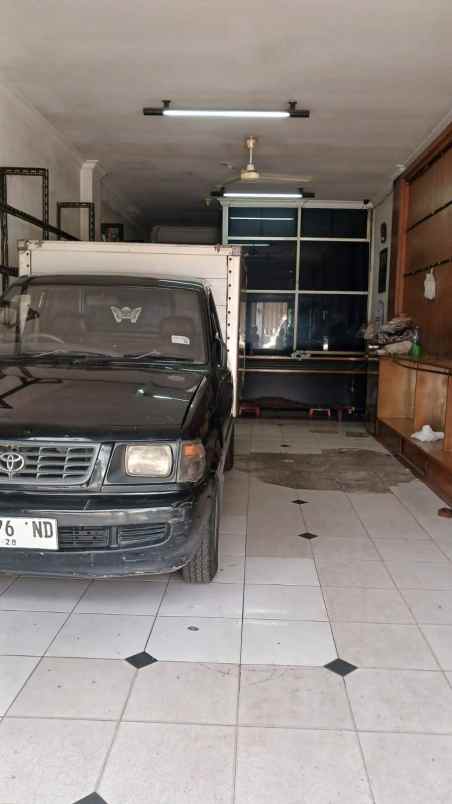 ruko 3 5 lantai area dekat pasar atom bangunan bagus