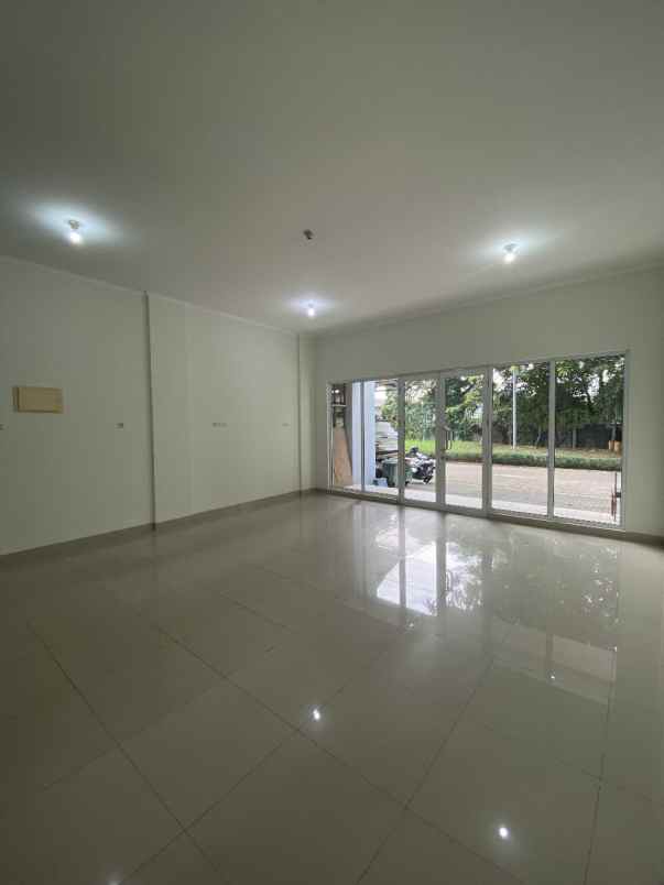 ruko disewakan di casajardin 3lantai bebas banjir