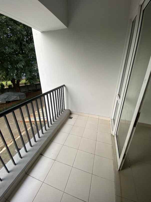 ruko disewakan di casajardin 3lantai bebas banjir