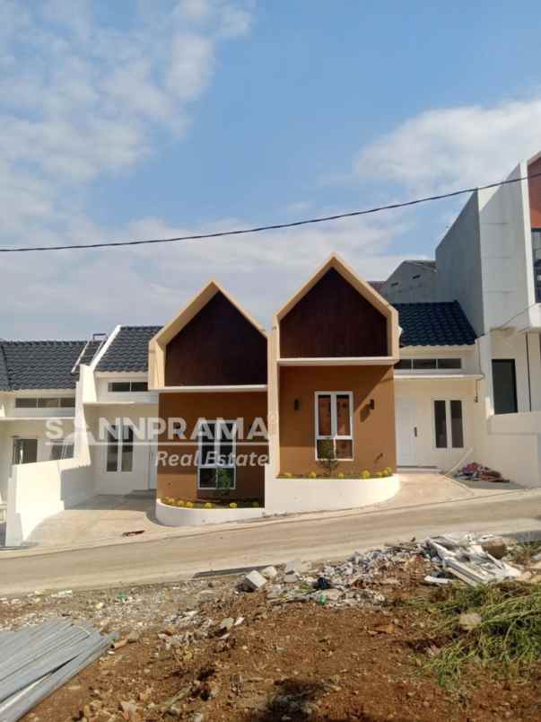 rumah 1 lantai dalam cluster sukahati cibinong mzy