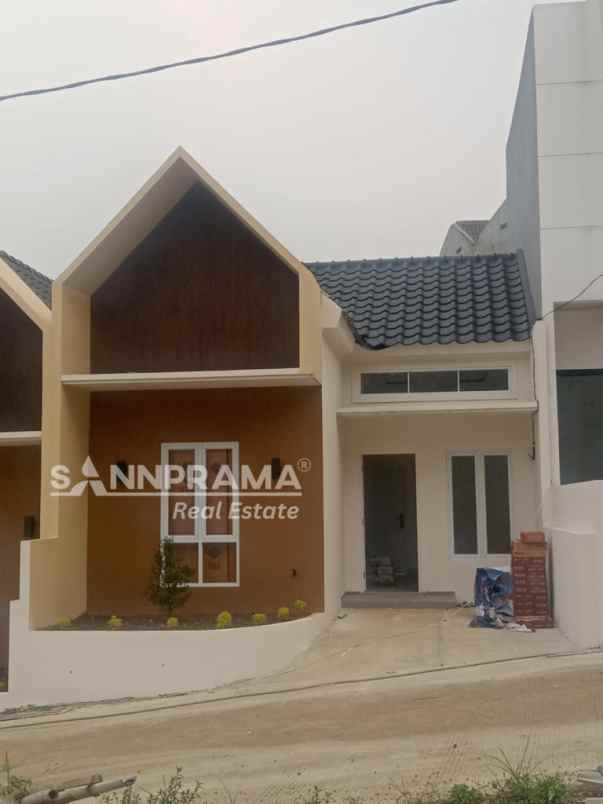 rumah 1 lantai dalam cluster sukahati cibinong mzy