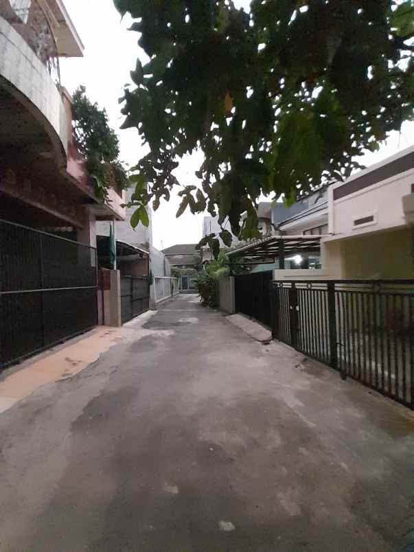 rumah 1 lantai lt 95 at jl timbul jagakarsa jaksel