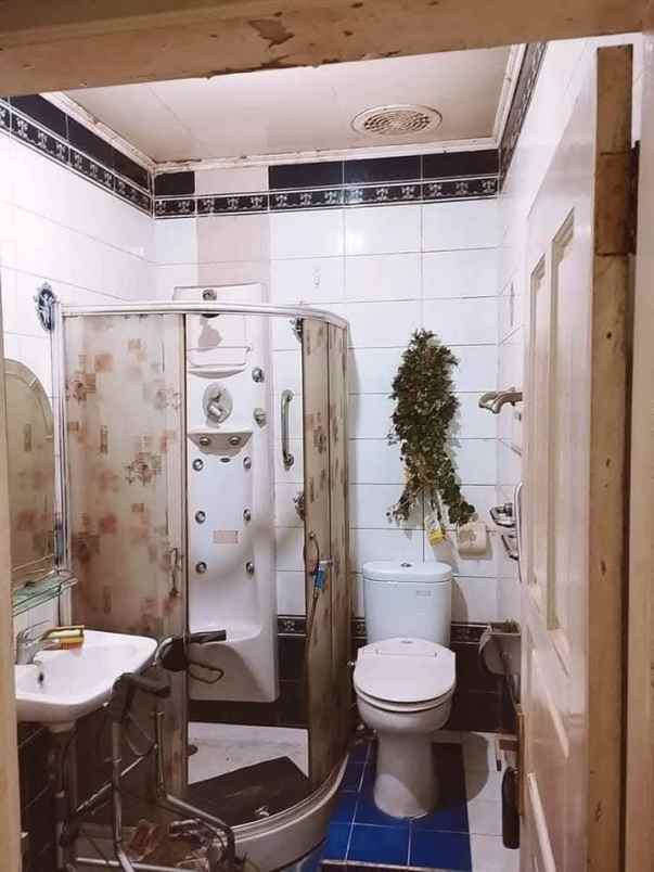 rumah 2 5 lantai di kemanggisan ilir jkt barat