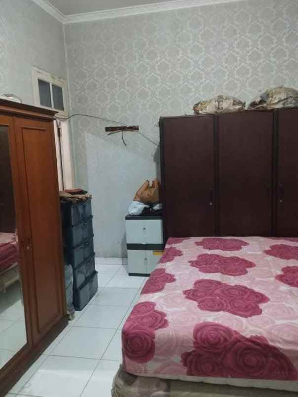 rumah 2 5 lantai di kemanggisan ilir jkt barat