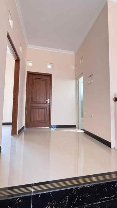 rumah 2 lantai 4 kt banguntapan diskon cash rp300 juta