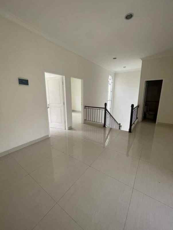 rumah 2 lantai di angel residence kalideres jkt barat