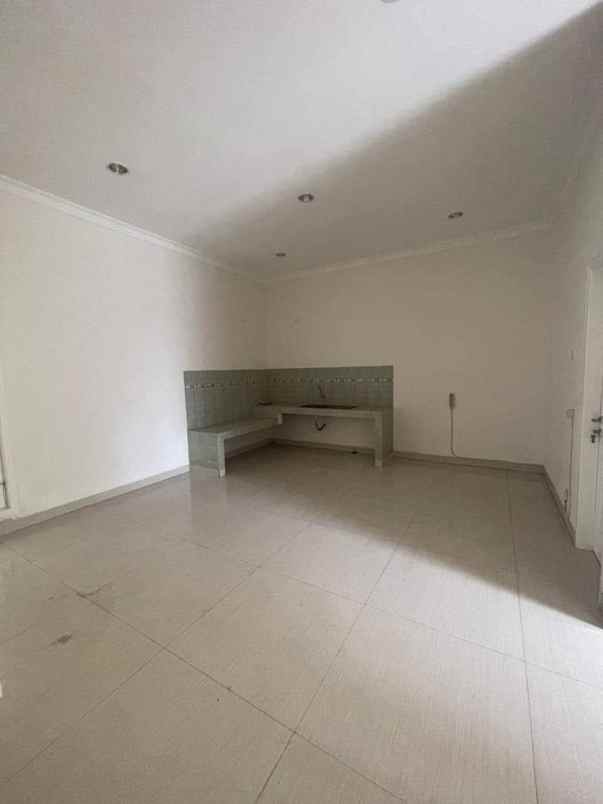 rumah 2 lantai di angel residence kalideres jkt barat