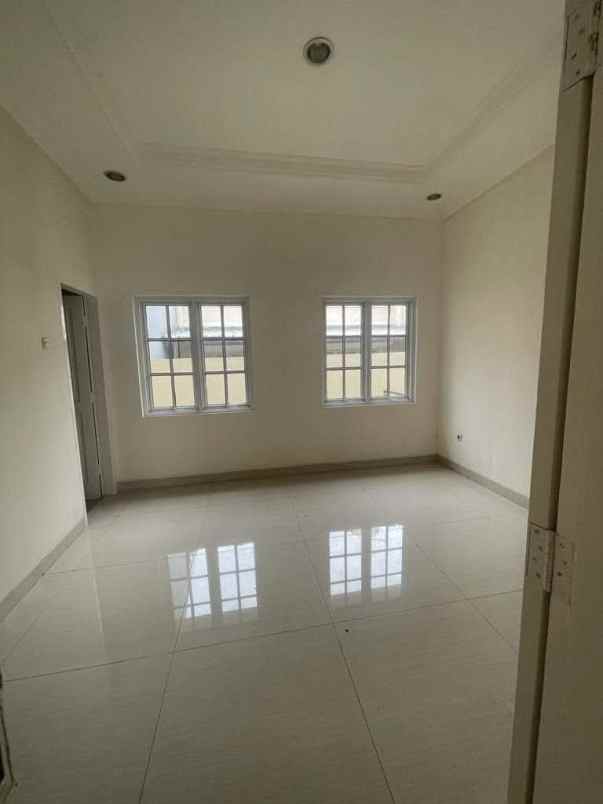 rumah 2 lantai di angel residence kalideres jkt barat