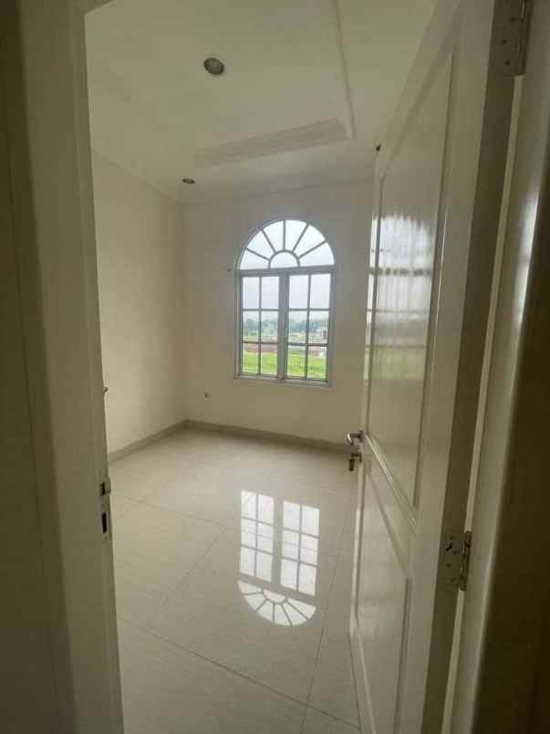 rumah 2 lantai di angel residence kalideres jkt barat