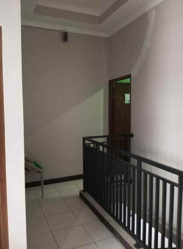 rumah 2 lantai di ragunan jkt selatan