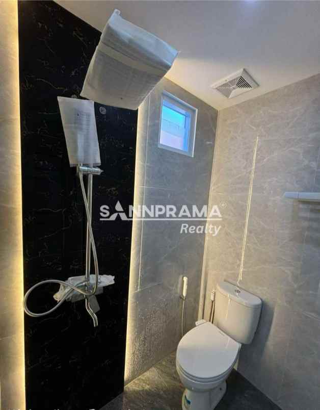 rumah 2 lantai disain mewah di beji depok