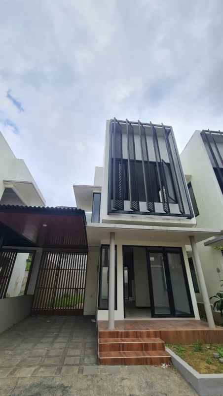 rumah 2 lantai konsep modern minimalis di malang