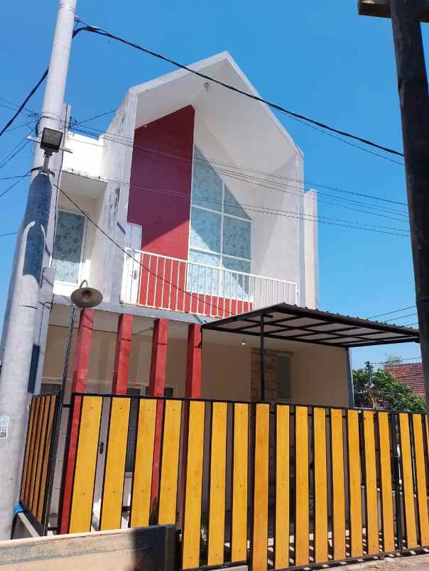 rumah 2 lantai modern dekat bandara abd saleh