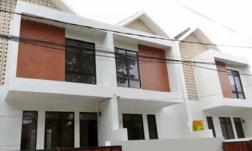 rumah 2 lantai premium dikawasan bisnis parigi bintaro