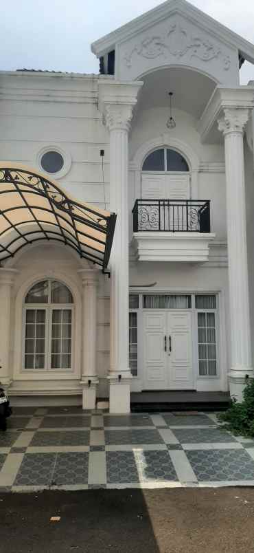 rumah 2 lantai ready siap huni full furnished 100 baru