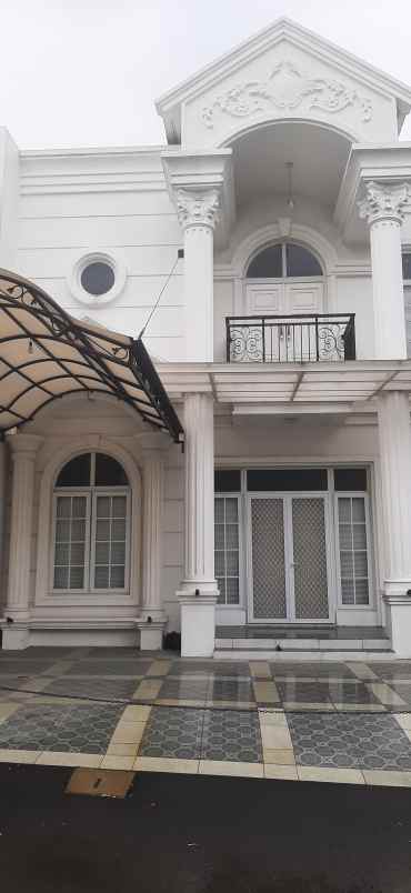 rumah 2 lantai ready siap huni full furnished 100 baru