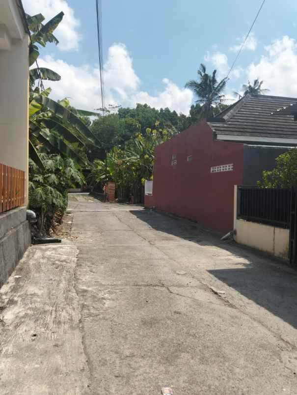 rumah 3 kt siap huni tanah luas bangunjiwo bantul