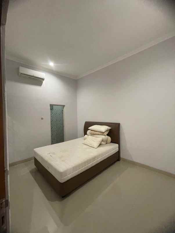 rumah 4 kt semi furnished 12 menit ke kampus upn jogja