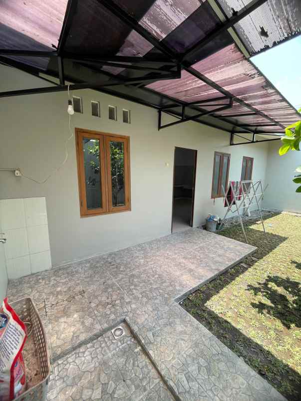 rumah 4 kt semi furnished 12 menit ke kampus upn jogja