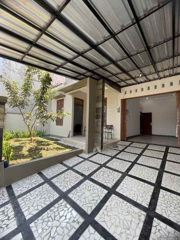 rumah 4 kt semi furnished 12 menit ke kampus upn jogja