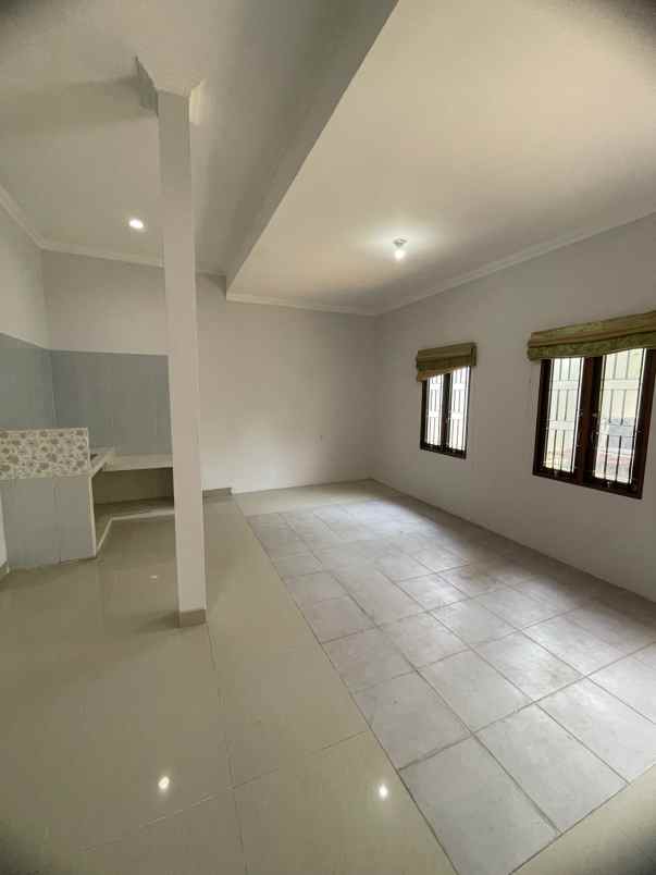 rumah 4 kt semi furnished 12 menit ke kampus upn jogja