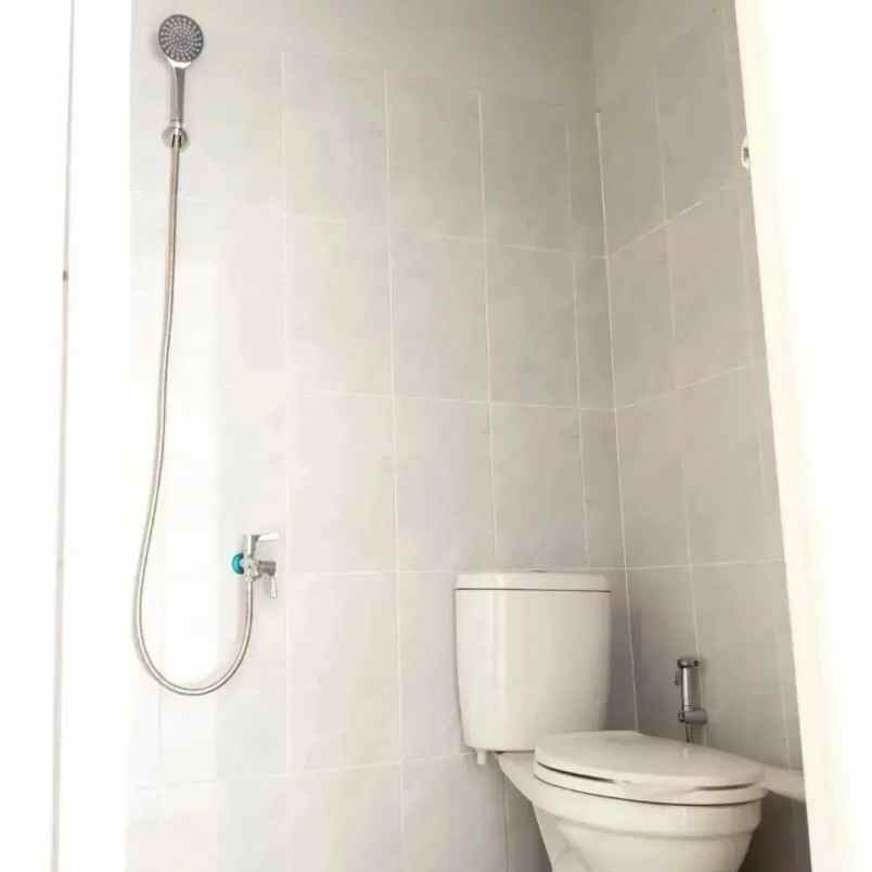 rumah ala eropa dekat cibubur sudah shm