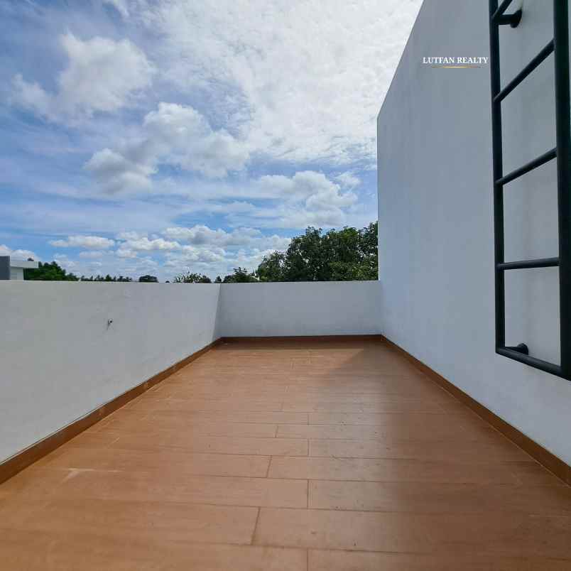 rumah american classic dekat stasiun lenteng agung