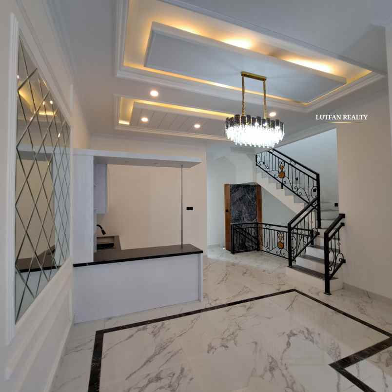 rumah american classic dekat stasiun lenteng agung