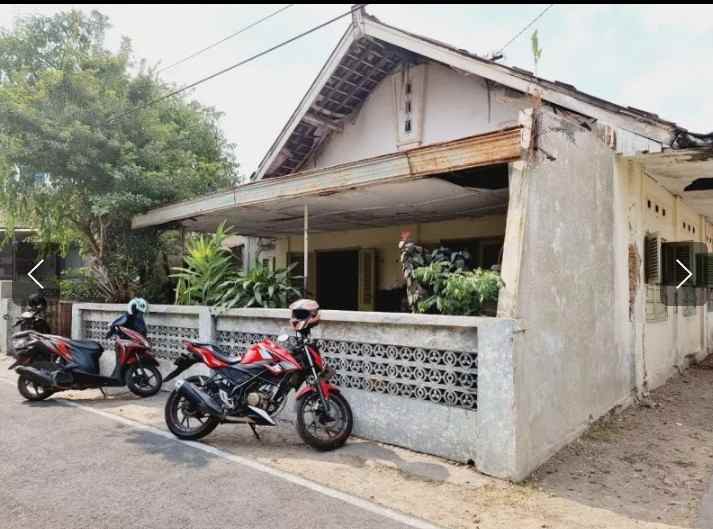 rumah bangunan tua di kota solo