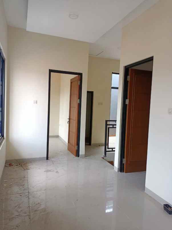 rumah baru 2 lantai ready 850 jt an di klapa 2 depok