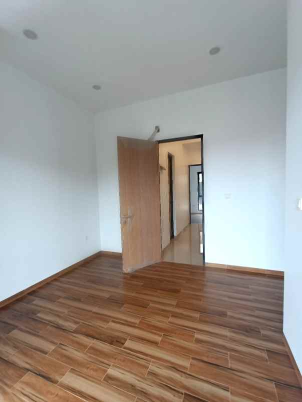 rumah baru cinere model minimalis tropis