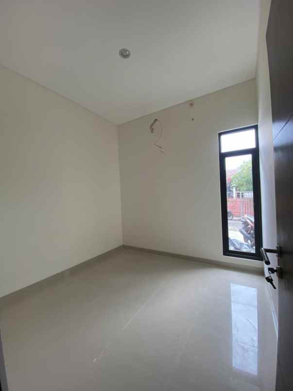 rumah baru gress 2 lantai rungkut mapan