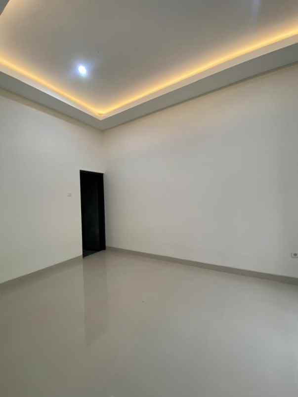 rumah baru gress 2 lantai rungkut mapan