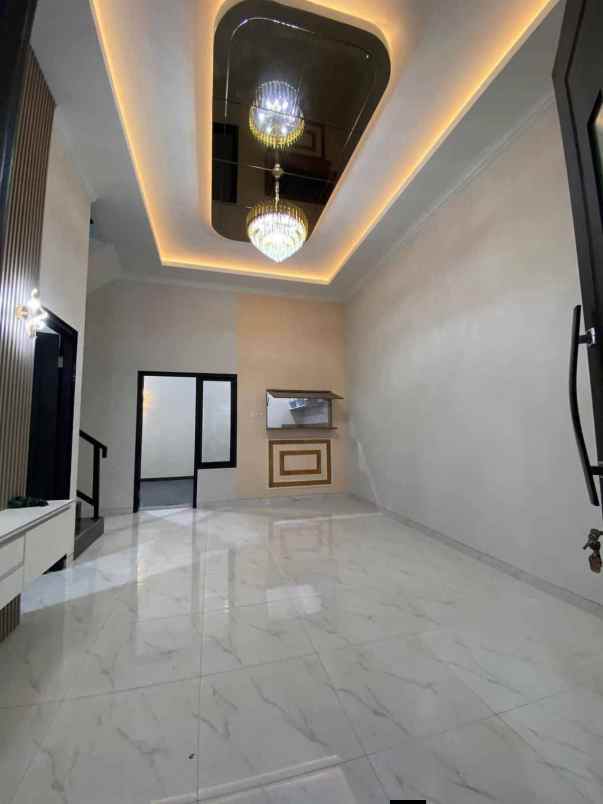 rumah baru modern american classic lokasi sawojajar 1