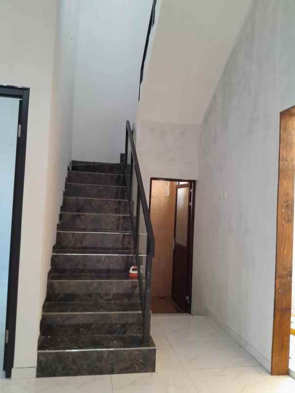 rumah baru modern american classic lokasi sawojajar 1