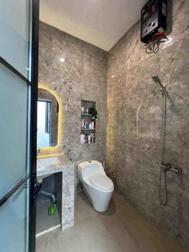 rumah baru modern minimalis lokasi blimbing