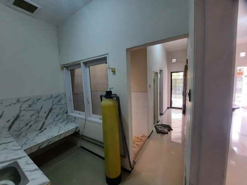 rumah baru renovasi 1m an area mulyosari surabaya