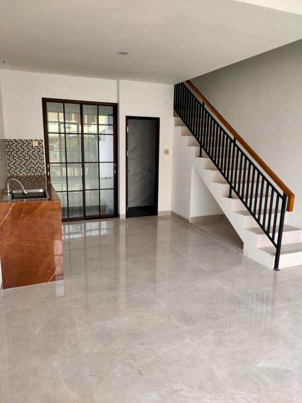 rumah baru siap huni di pondok kelapa jakarta timur