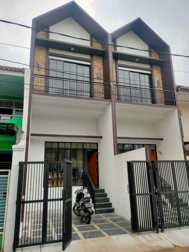 rumah baru siap huni di pondok kelapa jakarta timur