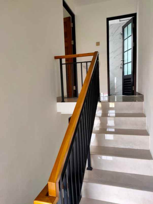 rumah baru siap huni di pondok kelapa jakarta timur