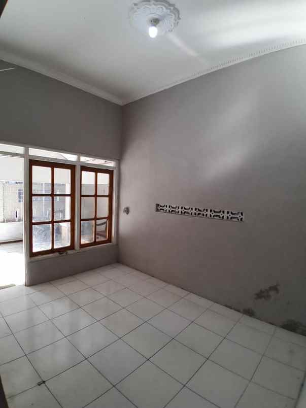 rumah bisa buat kost di kalicari palebon strategis
