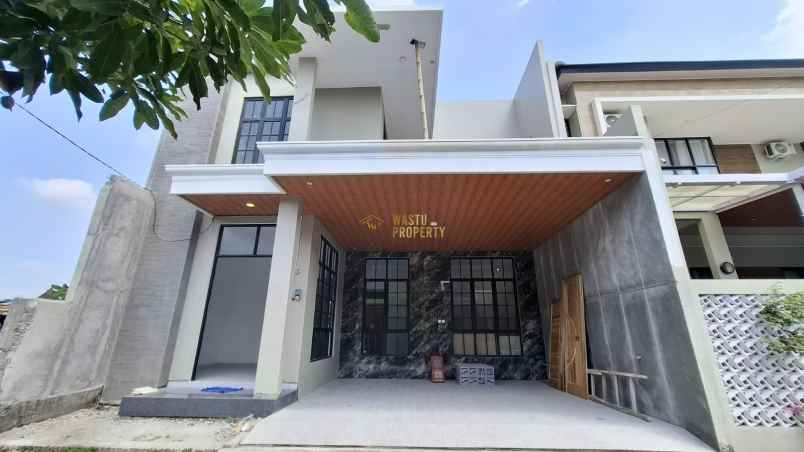 rumah cantik 2 lantai di perumahan jakal dekat palagan