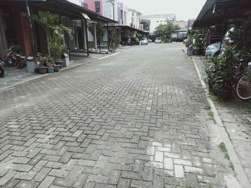 rumah cantik lokasi strategis di bintara bekasi barat