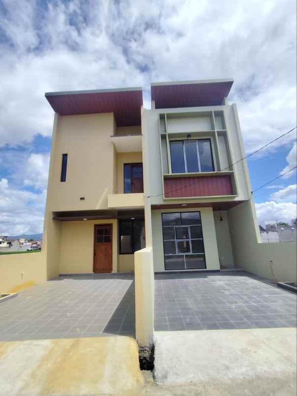 rumah cantik minimalis 2 lantai di cibiru hilir
