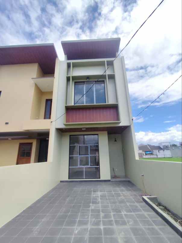 rumah cantik minimalis 2 lantai di cibiru hilir