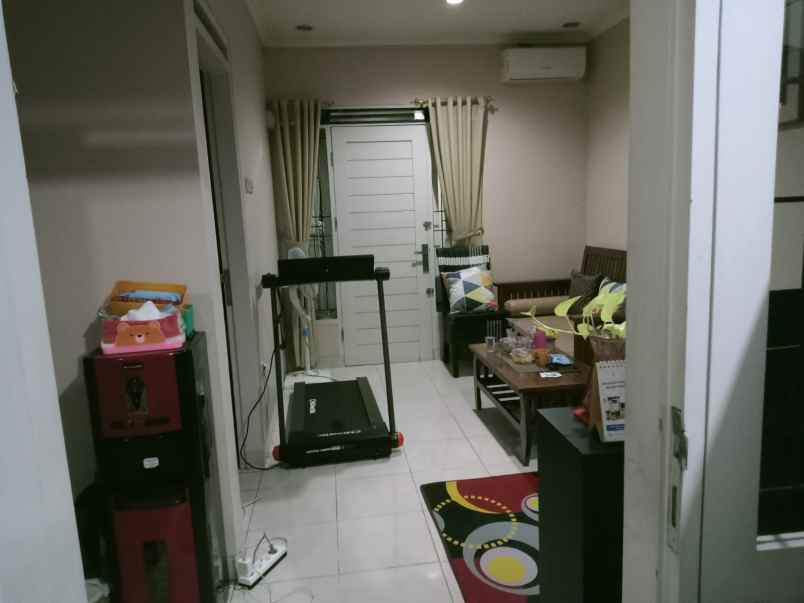 rumah dalam komplek bumi panyawangan bandung timur