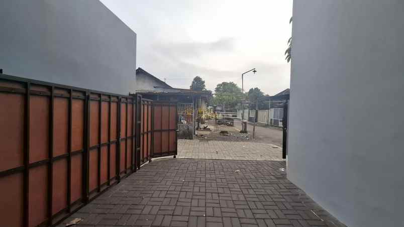 rumah design modern siap huni dekat ringroad barat