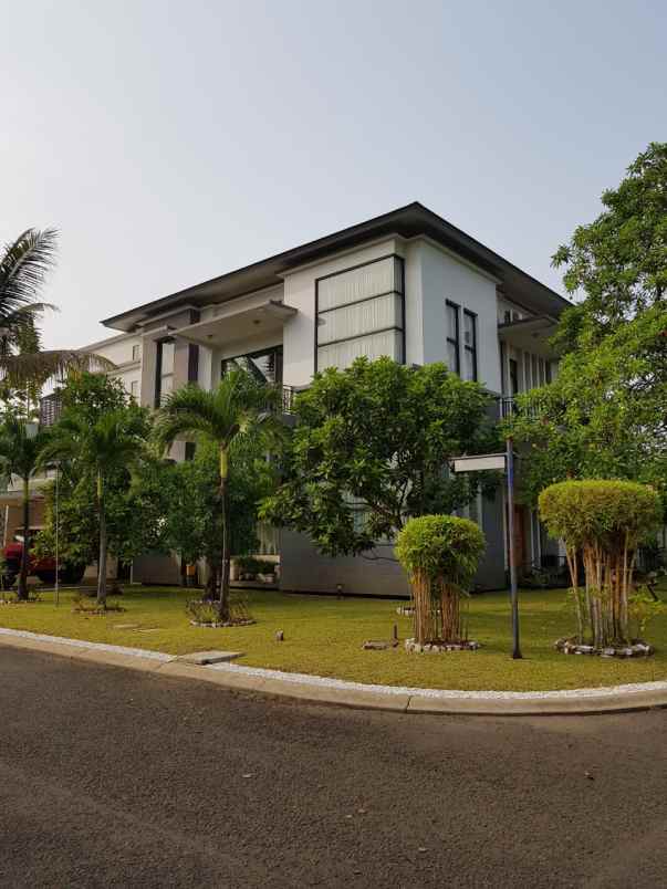 rumah di alam sutera tangerang selatan